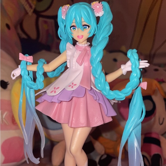 hatsune miku figure! pink with braids - Picture 1 of 1